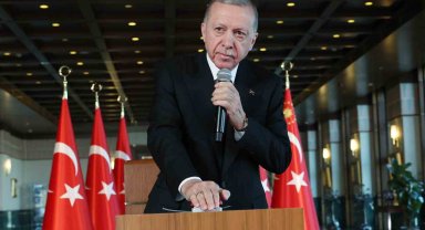 Cumhurbaşkanı Erdoğan, "Depreme karşı seferberlik ruhuyla çalışmaları sürdüreceğiz"