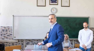 Dışişleri Bakanı Fidan oyunu Ankara'da kullandı