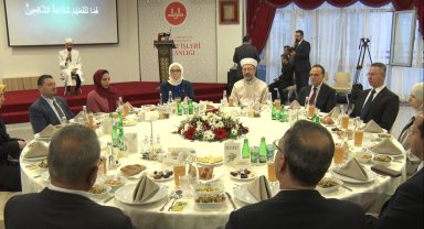 Diyanet, İslam ülkeleri büyükelçilerini iftar sofrasında ağırladı