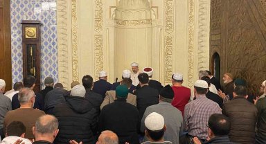 Diyanet İşleri Başkanı Ali Erbaş, ilk teravih namazını Hacı Bayram Veli Camisi'nde kıldırdı