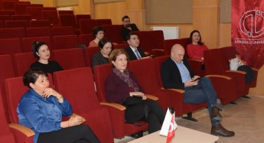 Edebiyat Fakültesi'nde tercüme bürolarının kültürel dönüşümü konuşuldu