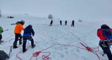 EDYAK kulübü kış dağcılık eğitimi Uludağ'da başladı
