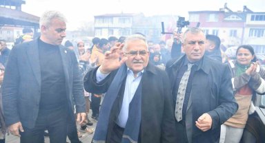 Eskişehir Bağları sakinleri Başkan Büyükkılıç'ı bağrına bastı