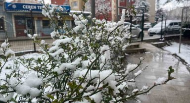 Eskişehir kent merkezinde kar yağışı etkili oldu