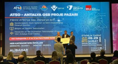 ESTÜ'lü Tayfun Koçak'a 2 ödül birden