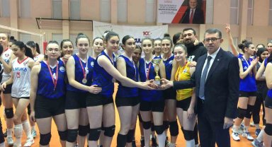 Genç KızlarVoleybol Şampiyonası'nda kupalar sahibini buldu