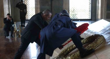 Gençlerbirliği Başkanı Sungur'dan, Anıtkabir'e ziyaret
