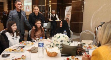 Gölbaşı Belediye Başkanı Şimşek kadın esnafla bir araya geldi