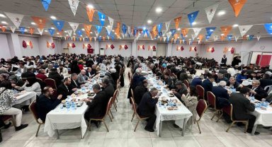 Hacılar iftar sofrasında buluştu