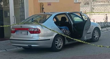 Hastaneye gitmek için bindiği otomobilde öldü