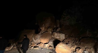 Heyelan nedeniyle kapanan yol yeniden ulaşıma açıldı