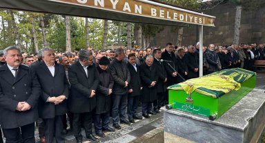 Hüseyin Akay'ın acı günü: Vefat eden annesi son yolculuğuna uğurlandı