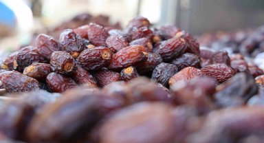 İftar ve sahur sofralarının vazgeçilmezi hurma