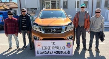 Jandarma ekiplerinin kontrollerinde yabancı uyruklu 3 göçmen yakalandı
