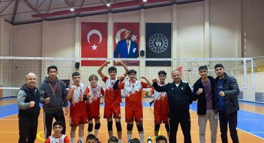 Kayseri Elit Voleybol Spor Midi erkeklerde şampiyon oldu