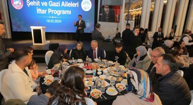 Kayseri protokolü şehit aileleriyle iftar yemeğinde buluştu