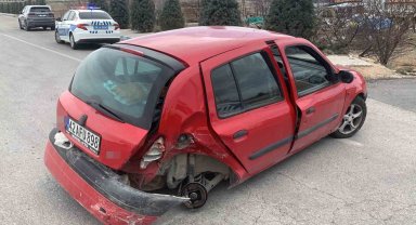 Kazada otomobilin tekeri koptu: 1 yaralı