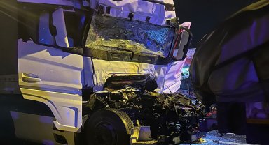 Konya'da 4 tır çarpıştı: 1 ölü, 3 yaralı