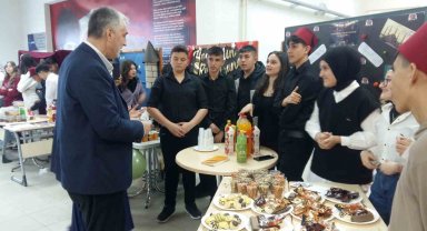 Liseli öğrencilerden Gazze'ye anlamlı bağış