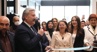 Melikgazi'de 'kadın' konulu söyleşi, sergi ve resim atölyesi düzenlendi