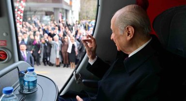 MHP Lideri Bahçeli, Cumhur İttifakı ABB Başkan Adayı Altınok ile Keçiören'de halkı selamladı