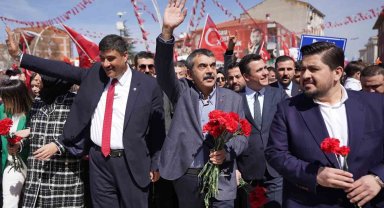 Milli Eğitim Bakanı Tekin: "Yavaş, Ankara'yı yavaşlattı, Ankara'nın hızlanması gerekiyor"