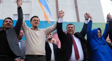 Nebi Hatipoğlu: "Cumhuriyet Halk Partisi'nin bütün elementleri üstüme geliyor"