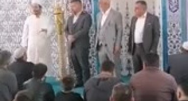 Nevşehir'de bir imam, muhtar adaylarını tekbirlerle kucaklaştırdı