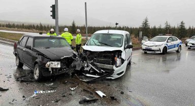 Niğde'de trafik kazası: 2 Yaralı