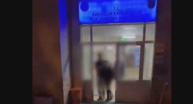Oto hırsızları polisten kaçamadı