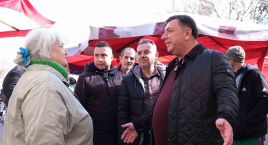 Özkan Alp: "Pazarcı esnafının yanındayım"