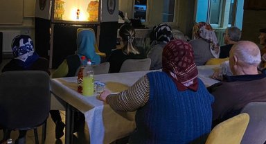Polis huzurevinde kalan vatandaşlarla iftarda bir araya geldi