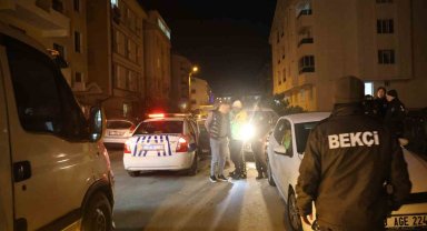 "Dur" ihtarına uymayan alkollü sürücü, polise çarparak kaçtı