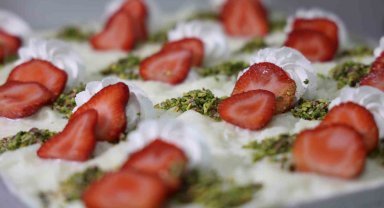Ramazan sofralarının en renkli tatlısı, güllaç