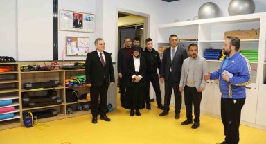 Rektör Altun, Besime Özderici Engelsiz Yaşam Merkezi'ni ziyaret etti