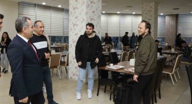 Rektör Altun ilk iftarı öğrencilerle açtı