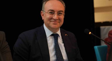 Rektör Yaşar'dan proje üretmeyen öğretim görevlilerine gözdağı: "Takipçisi olacağız"