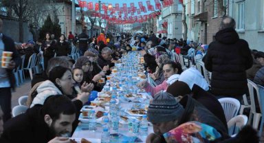 Sazova Mahallesi'nin Mevlid-i Şerif programı binlerce kişinin katılımıyla gerçekleştirildi