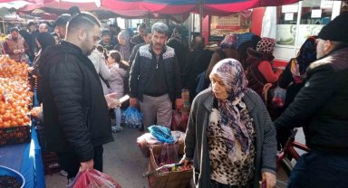 Semt pazarlarında Ramazan yoğunluğu