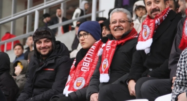 SERTÇELİKTEN SOSYAL TRİBÜN PROJESİNE DESTEK