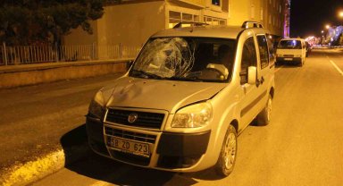 Sivas'ta hafif ticari aracın çarptığı yaya ağır yaralandı