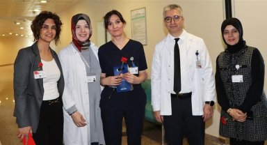 Sivas'ta kadın sağlık çalışanları unutulmadı