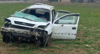 Sivas'ta yoldan çıkan otomobil takla attı: 3 yaralı
