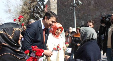 SP'li Arıkan: "Toplumumuzun ilerlemesindeki en büyük güç bizim kadınlarımız"