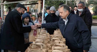 Talas'ta 'Biz Pişirelim Siz Ulaştırın' bu yıl da devam ediyor