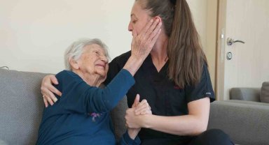 Tepebaşı Belediyesi alzheimer hastalarını yalnız bırakmıyor