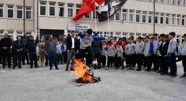 Tomarza'da Nevruz coşku ile kutlandı