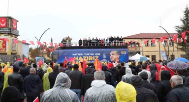 Tomarzalılar, toplu açılış töreninde Başkan Büyükkılıç'ı bağrına bastı
