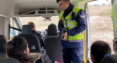 Trafik jandarmasından öğrenci servislerine sıkı denetim