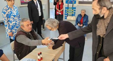 Türkiye genelinde oy kullanma işlemi başladı